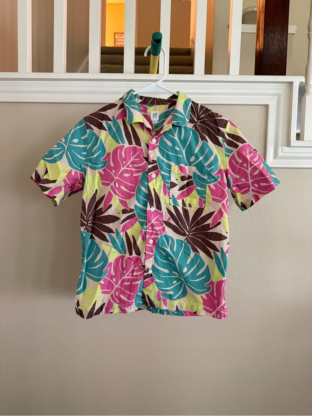 Boys GAP Kids Short Sleeve Tropical Button-Down Shirt - Size XL